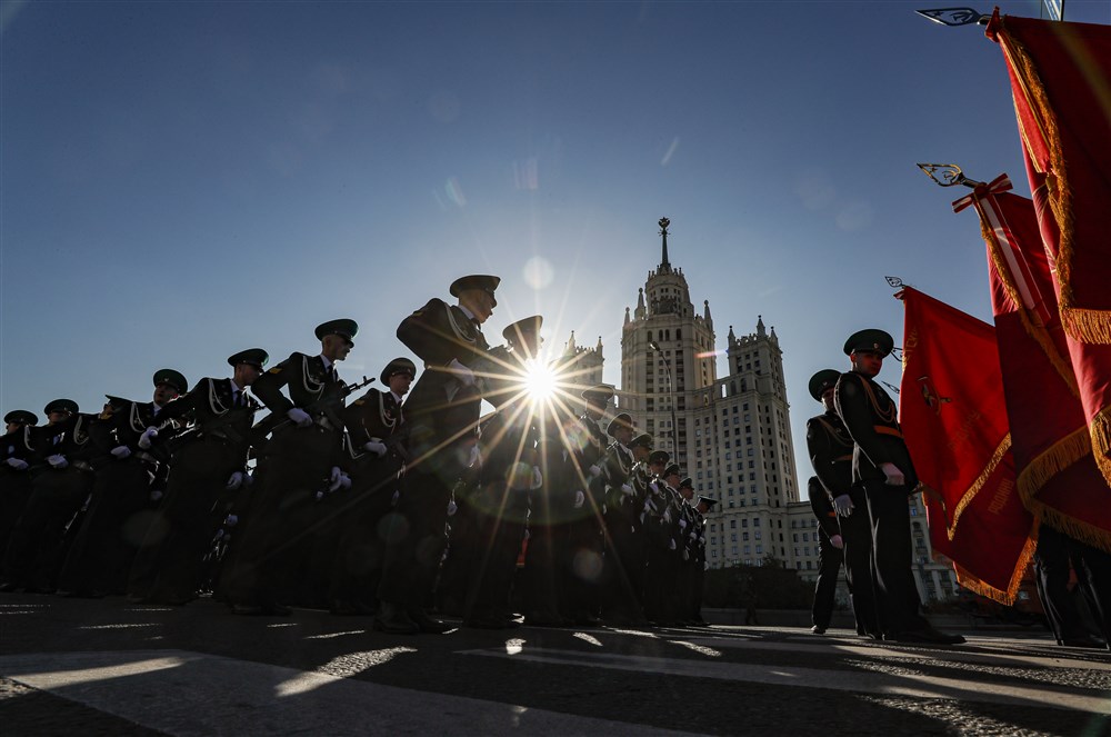 Russian servicemen rehearse for Victory Day parade in Moscow