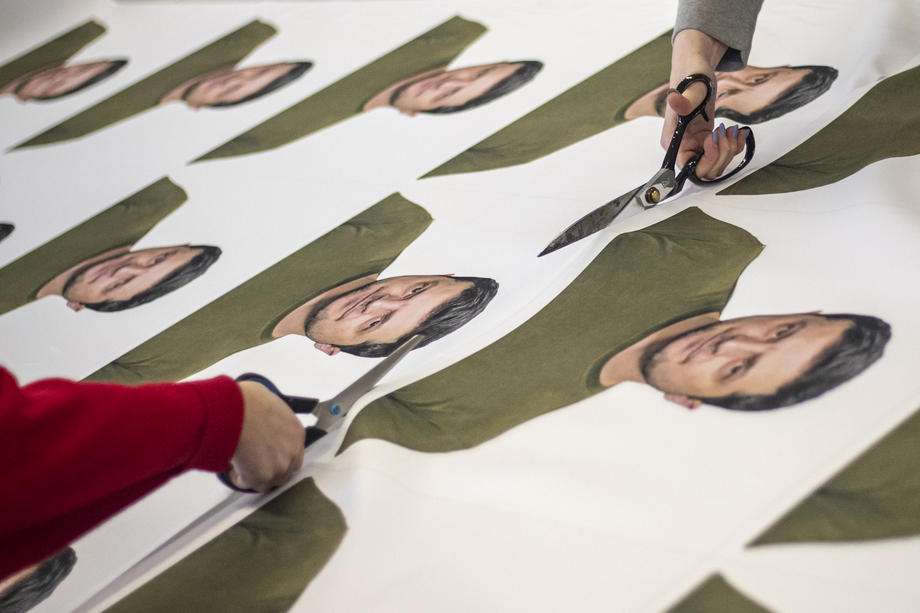 Czech artist creates Zelensky pillow case to raise funds for Ukraine