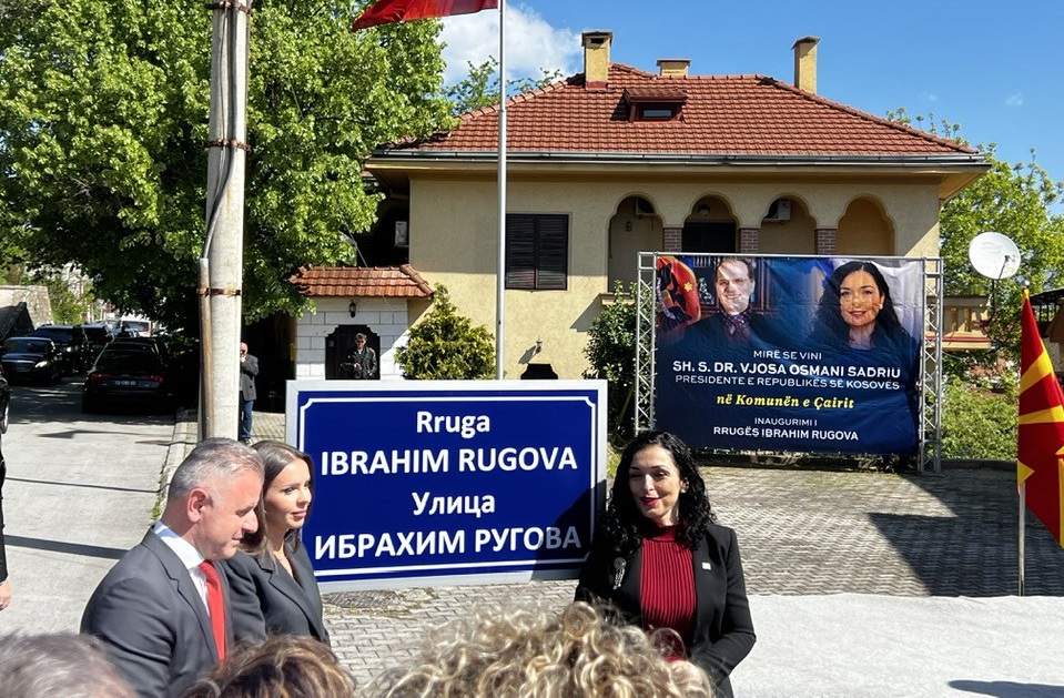vjosa-osmani-ulicza-ibrahim-rugova_0-400