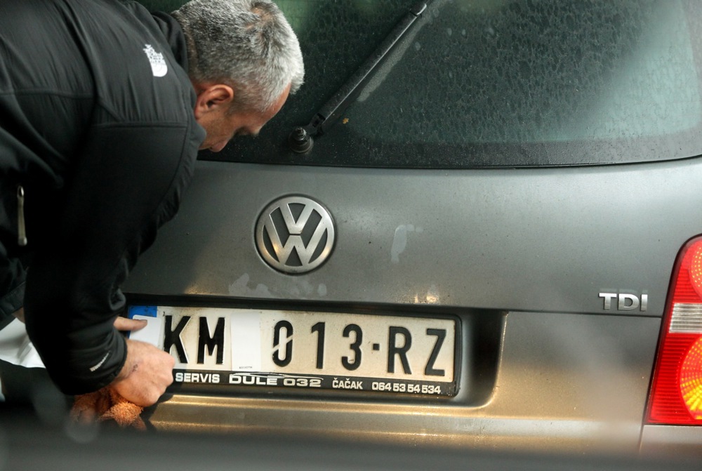 Kosovo Serbs protest over license plate row