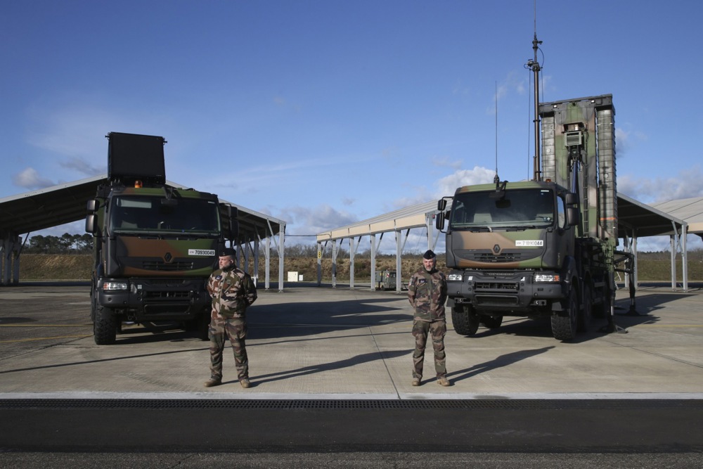 French President Macron's New Year's wishes to the French army