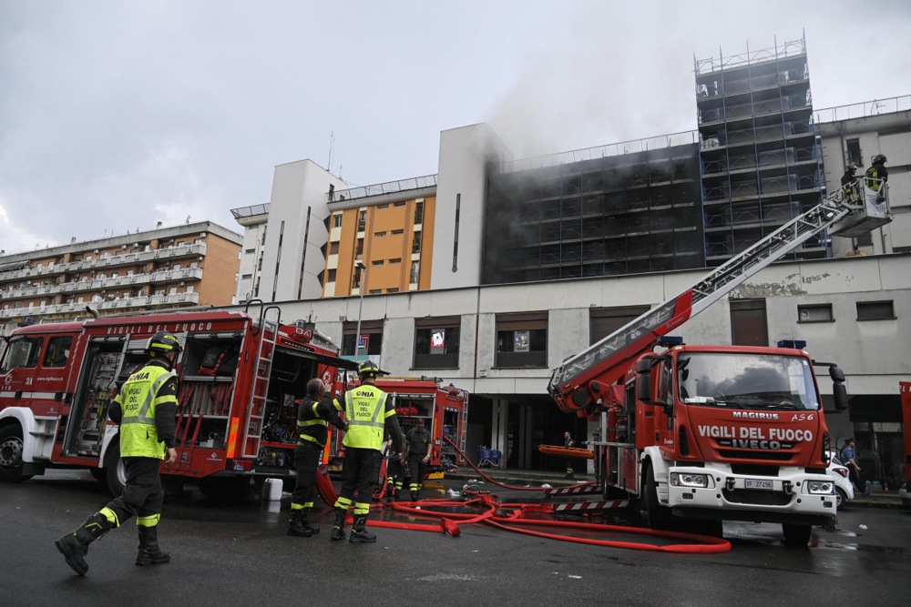 One man died in building fire in Rome