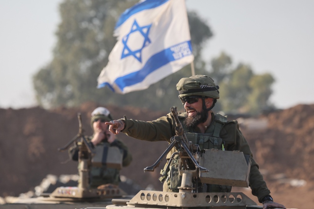 Israeli soldiers close to border with Gaza