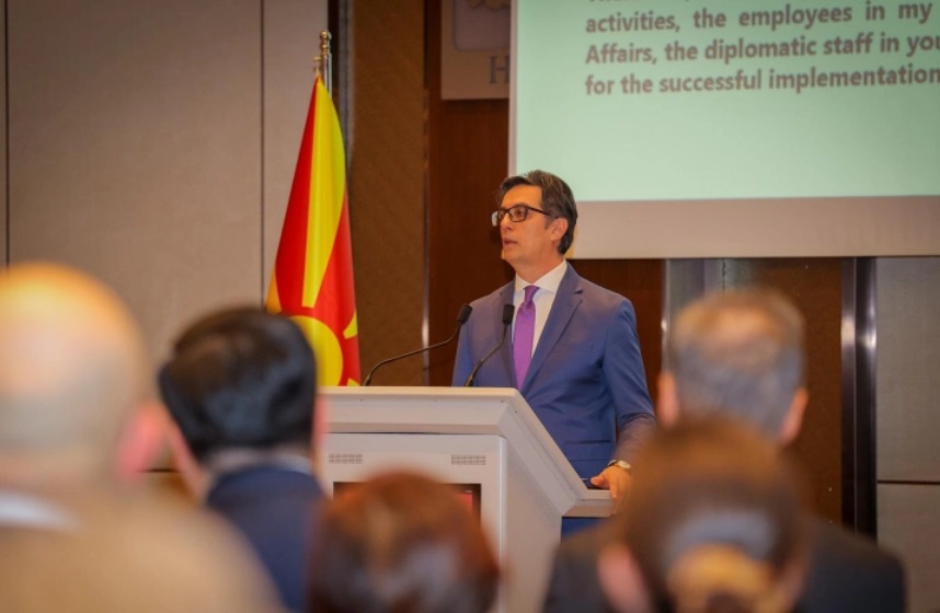 stevo diplomatski kor