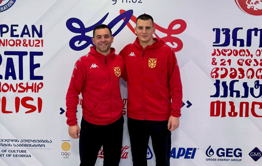 Vitomir Trajkovski (desno) so trenerot Petar Zaborski