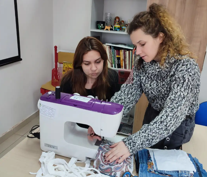 dizajnerka stara obleka