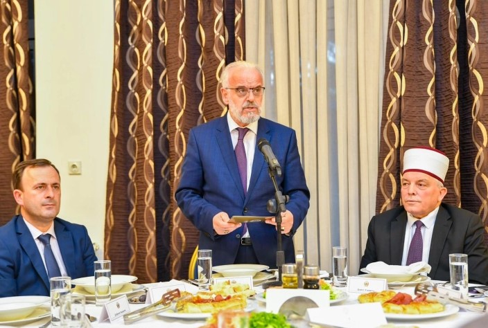 Dzaferi iftarska vecera