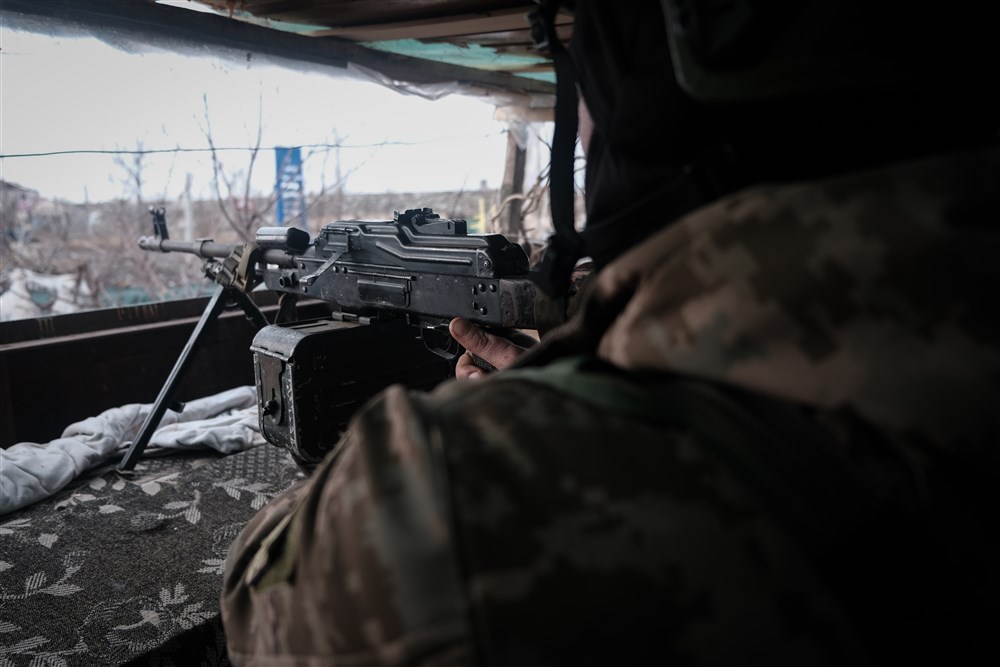 Ukrainian soldiers at frontlines near Vuheldar