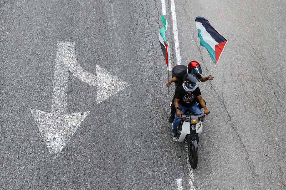 Convoy protest in Malaysia against Israel's attacks on Gaza