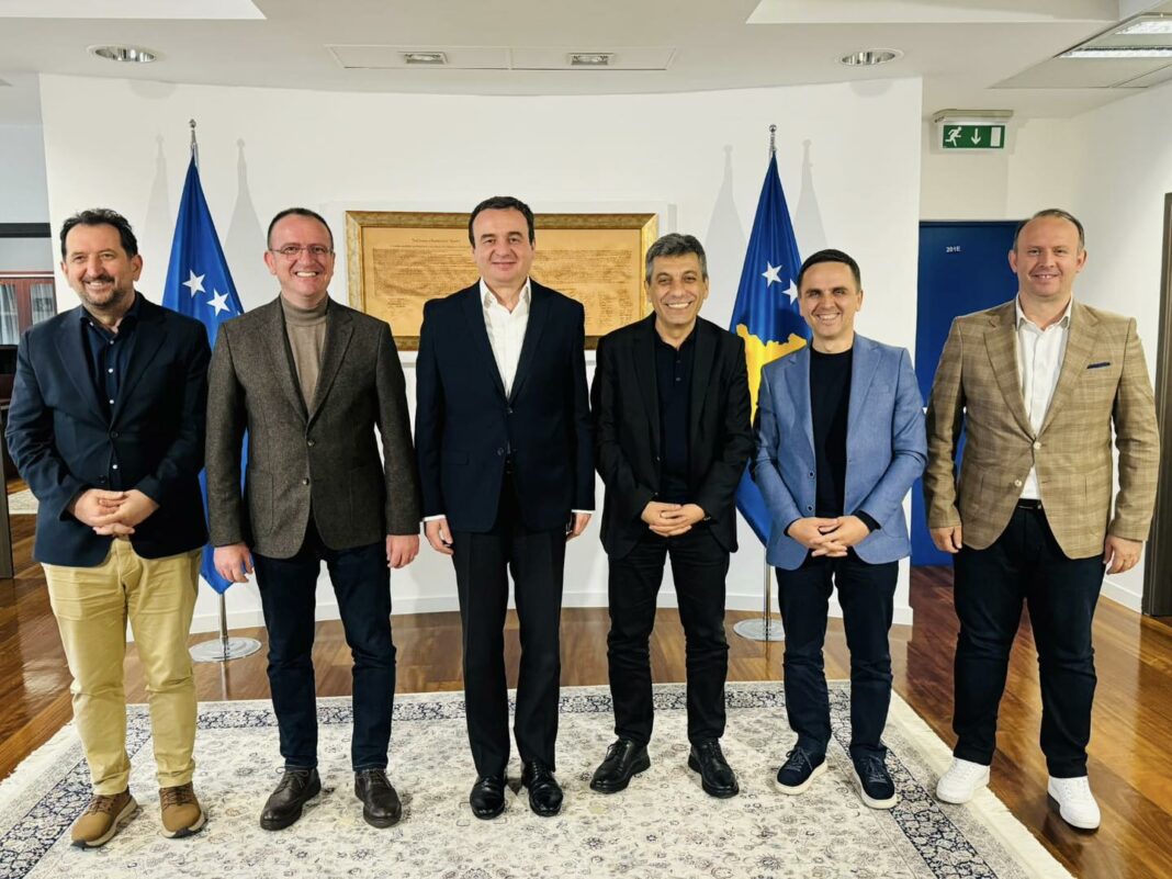 Kurti so lideri Vredi