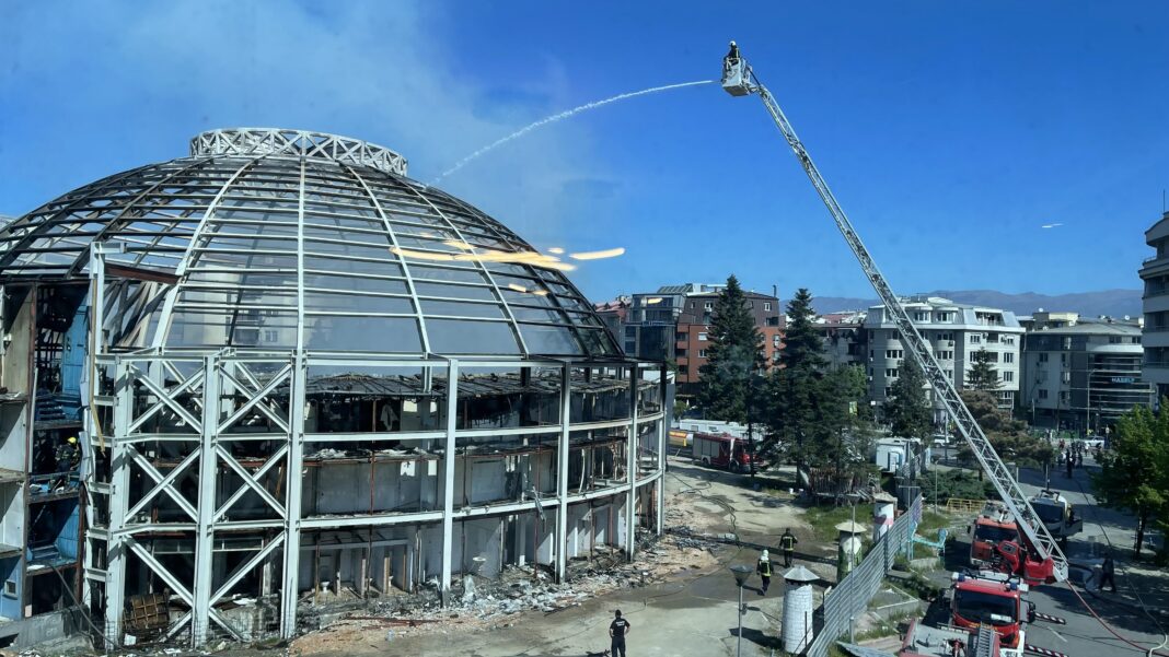 univerzalna sala ognot pod kontrola