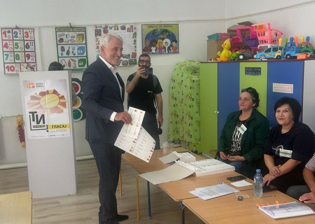 Menduh so dve livcinja