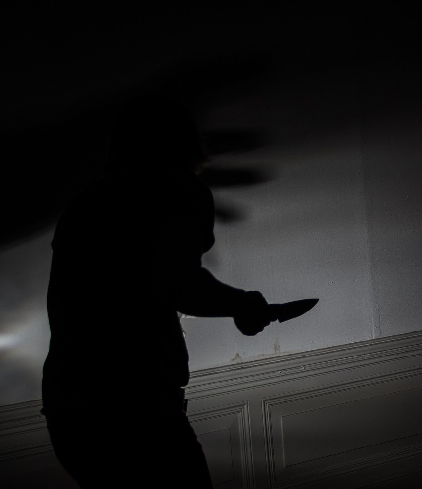 napad so tvrd predmet 1