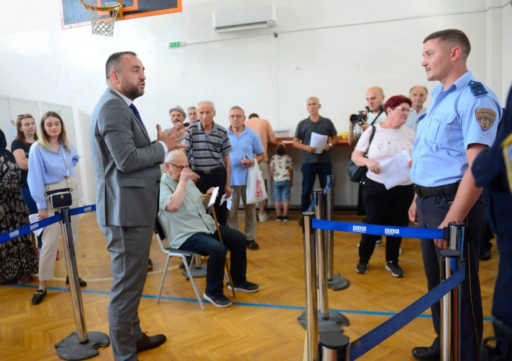 Toskovski vo poseta na punkt