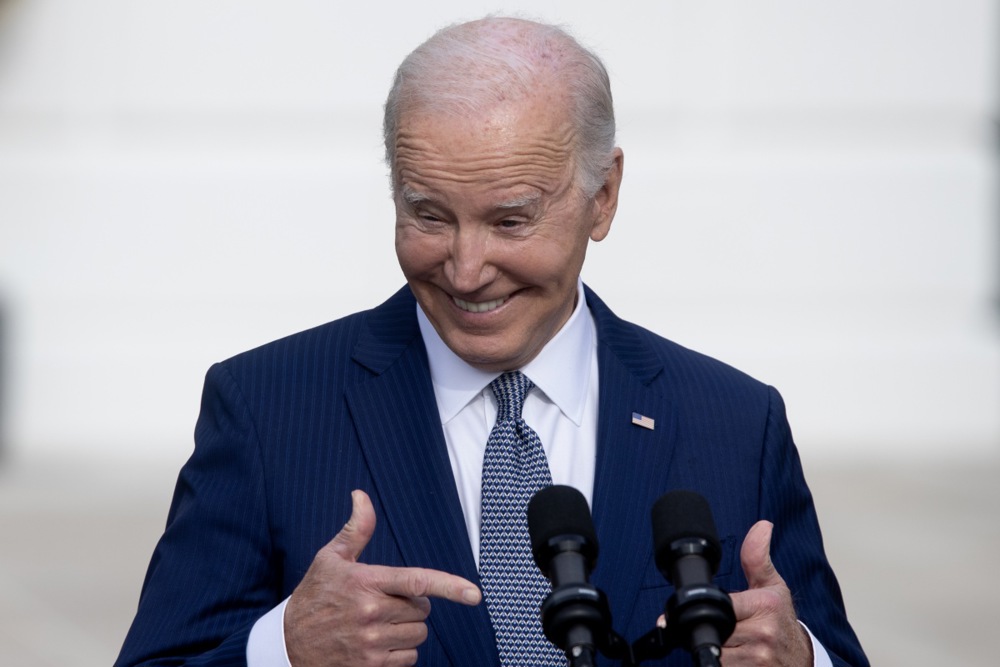 US President Biden pardons National Thanksgiving Turkey