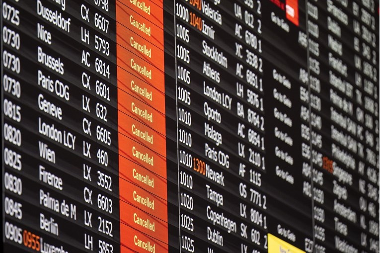 7e3dc2e9-4bed-4ad7-be0f-695e07afa5ef откажани летови ЕПА