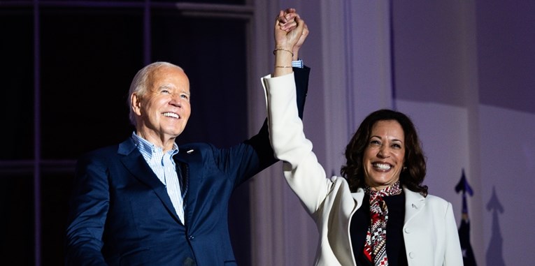 Бајден Камала