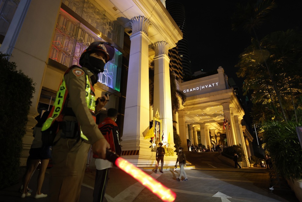 Six foreign nationals found dead in a hotel in downtown Bangkok