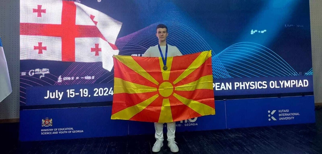 Jan-pobednik-na-Olimpijada-po-fizika