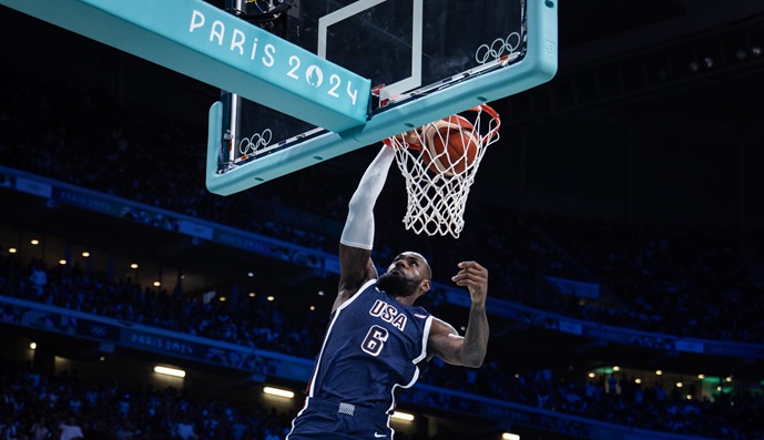 Леброн Џејмс