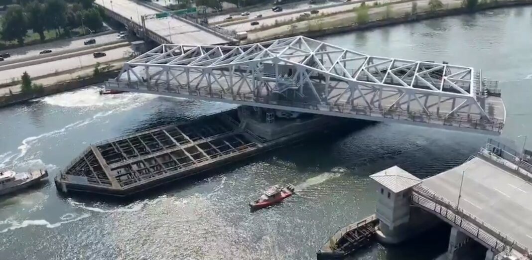 Њујорк заглавен подвижен мост