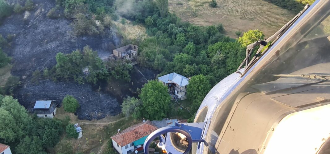 Pozar od helikopter gledan krusevsko