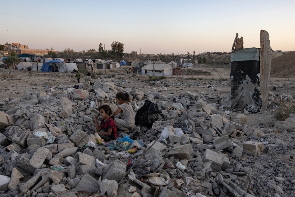 Internally displaced Palestinians in Khan Younis, southern Gaza Strip