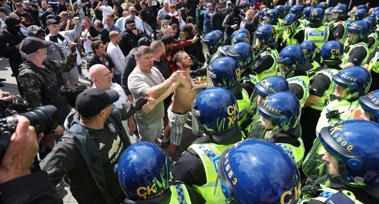 нереди Британија