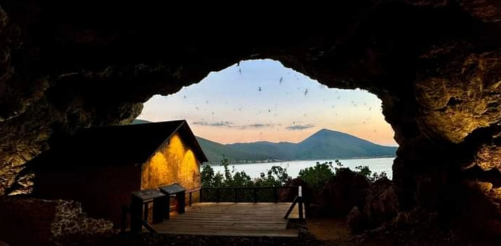 sveta bogorodica mal grad pustec