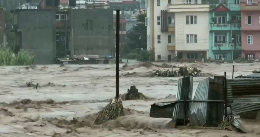 Поплава Непал