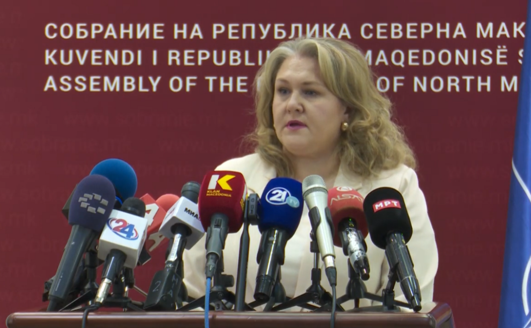 Slavjanka petrovska pres sobranie