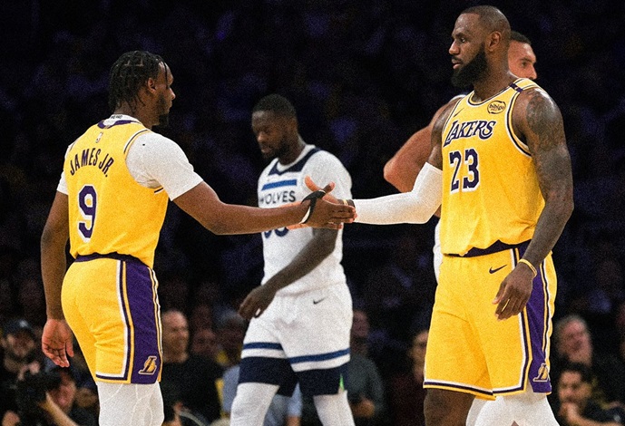 Леброн Џејмс