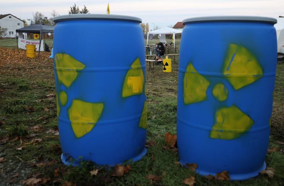 Nuclear waste returns from Sellafield to Germany