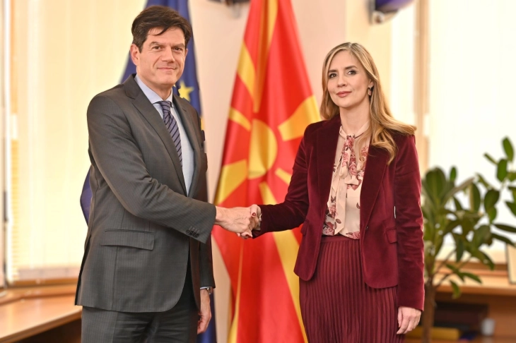 angelovska- bezoska so rokas