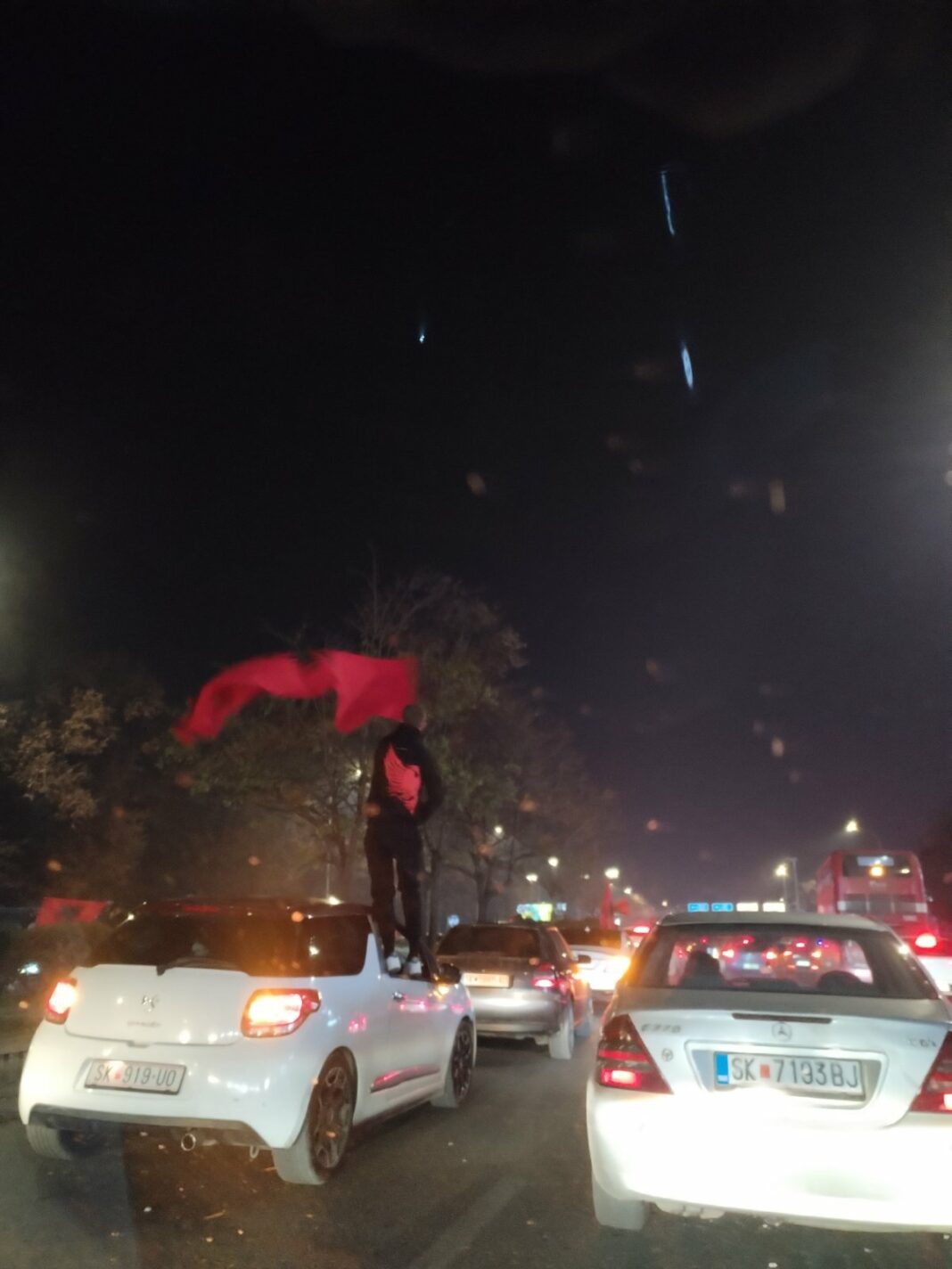 den na albansko zname 3