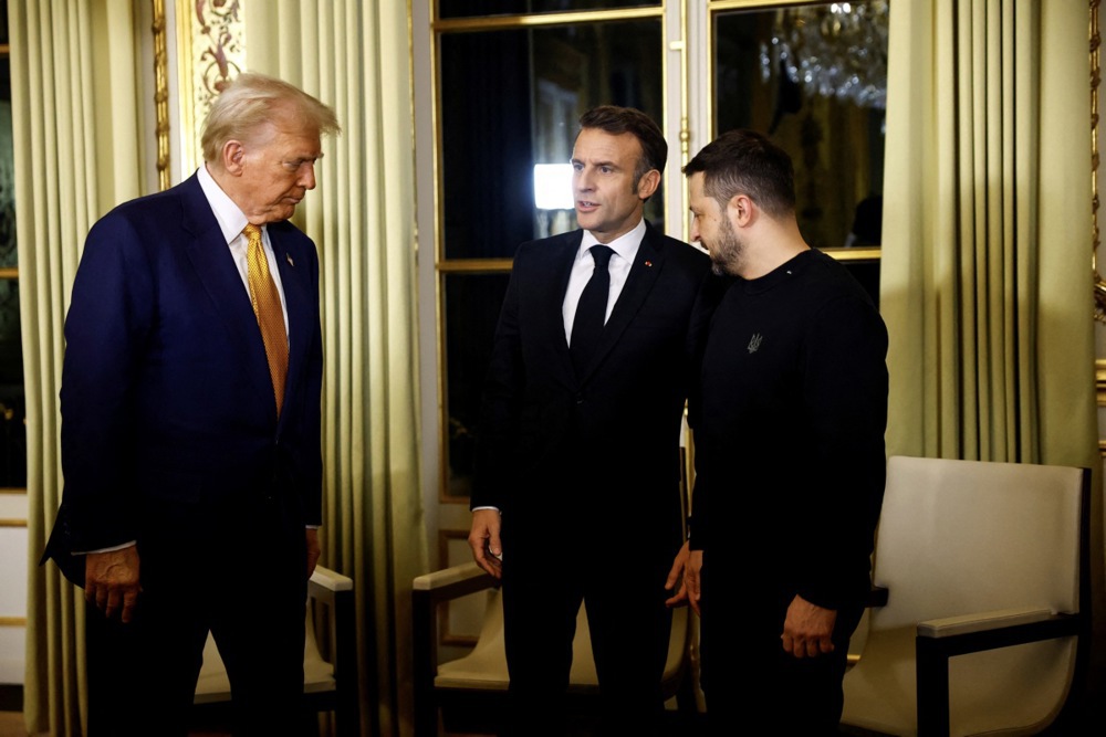 French President Macron receives US President-elect Trump at the Elysee