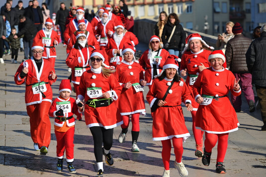 N MACEDONIA - ENTERTAINMENT - CHRISTMAS