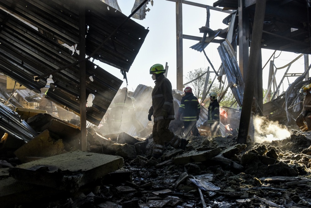 At least 18 dead after rockets hit Kremenchuk shopping center