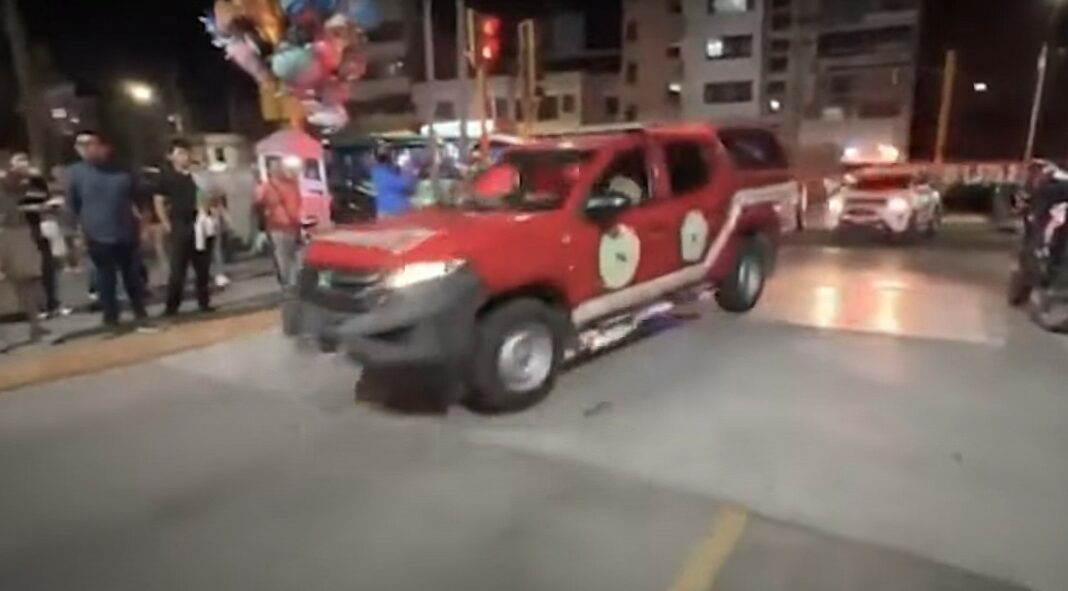 Перу урнат таван на трговски центар