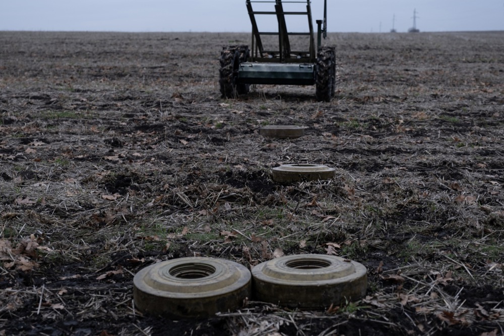 Ukrainian army trains with ground drones in Kharkiv