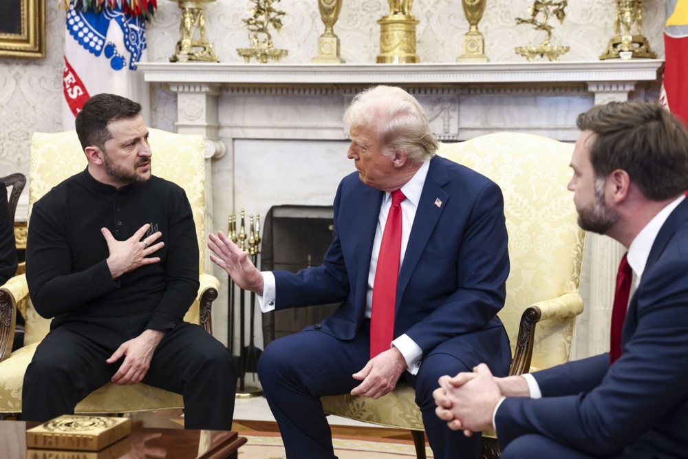 US President Donald Trump meets Ukrainian President Volodymyr Zelensky at the White House