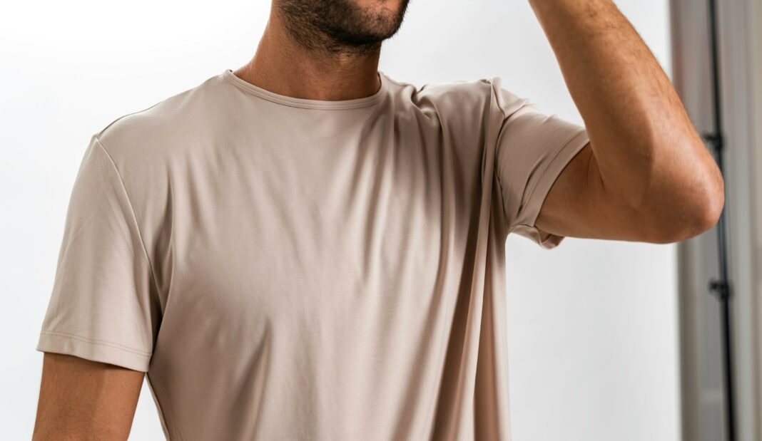 Маица дамка пот-unsplash