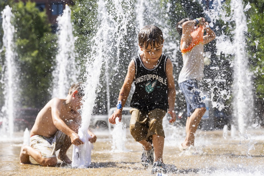 Heat wave hits DC, US East Coast