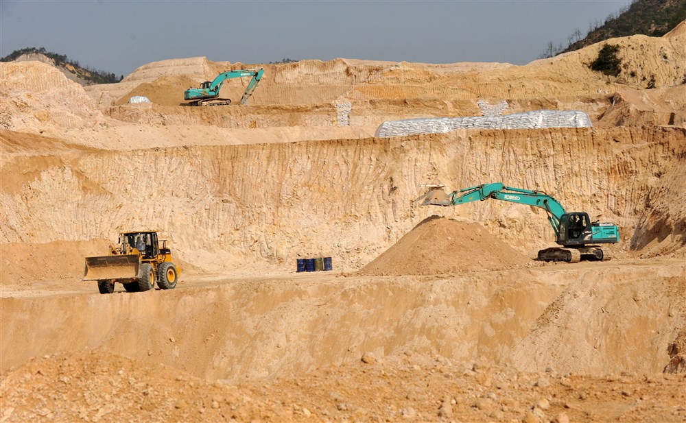 a rare earth mine in Ganxian county