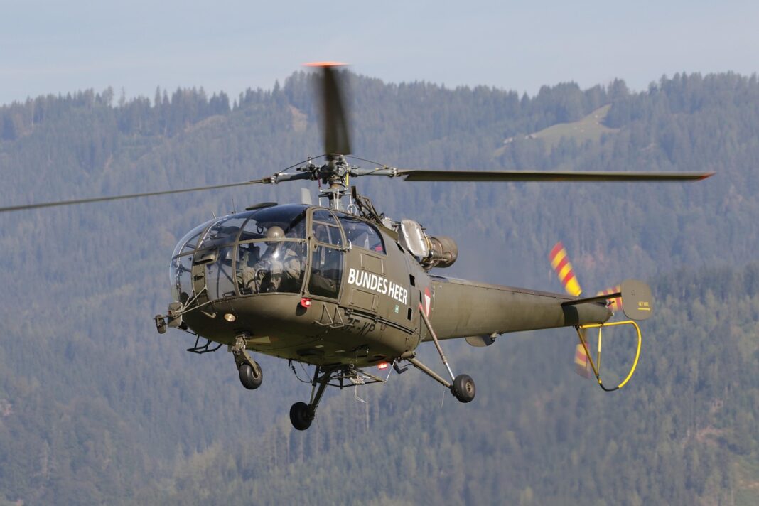 aerospatiale-alouette-iii-7452622_1280