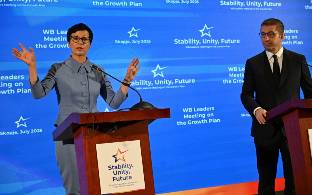 Commissioner Marta Kos in Skopje with Prime Minister Hristijan Mickoski on June 30, 2025.
