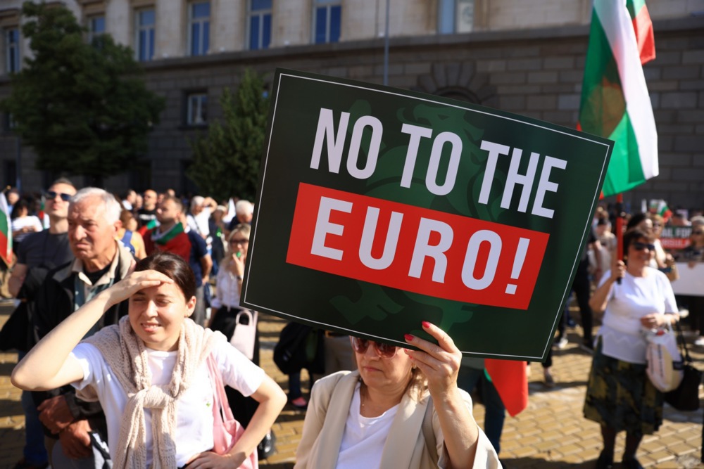 Protest to preserve Bulgaria's Lev and oppose adoption of the euro
