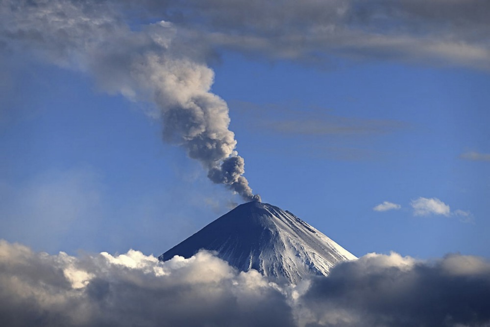 Klyuchevskoy volcano erupts in Russia's far eastern Kamchatka Peninsula