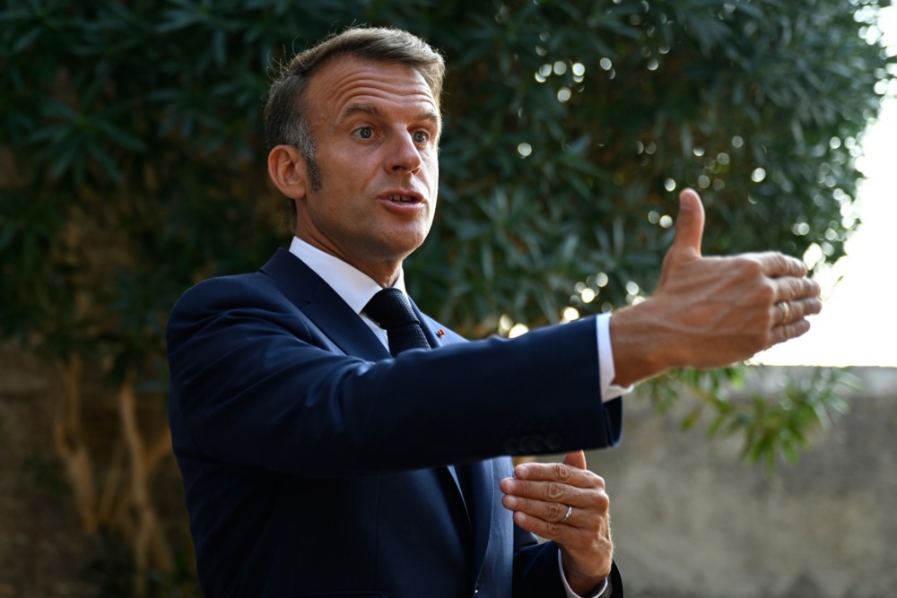 Video conference between French President Macron and the coalition of volunteers