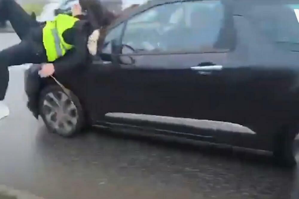 5620287_5620080-udaranjestudentkinje-ls_ls